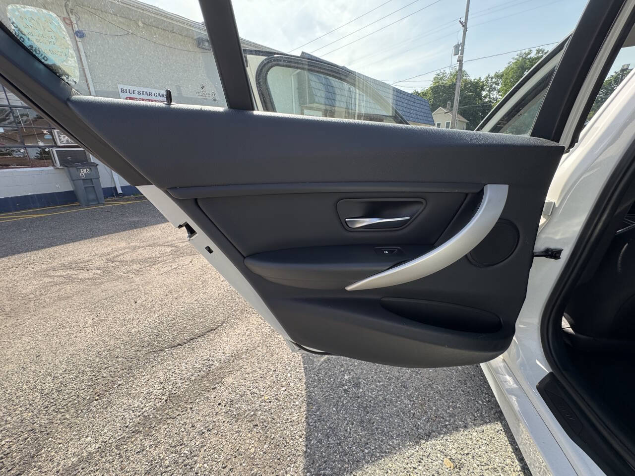 Used 2014 BMW 320i xDrive Sedan AWD/4WD image 23