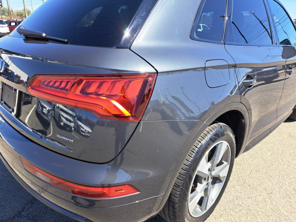 Used 2020 Audi Q5 2.0T Premium w/ Titanium Sport Package image 19