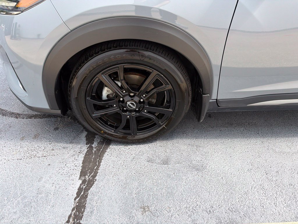 Used 2024 Nissan Kicks SR w/ SR Premium Package FWD image 13