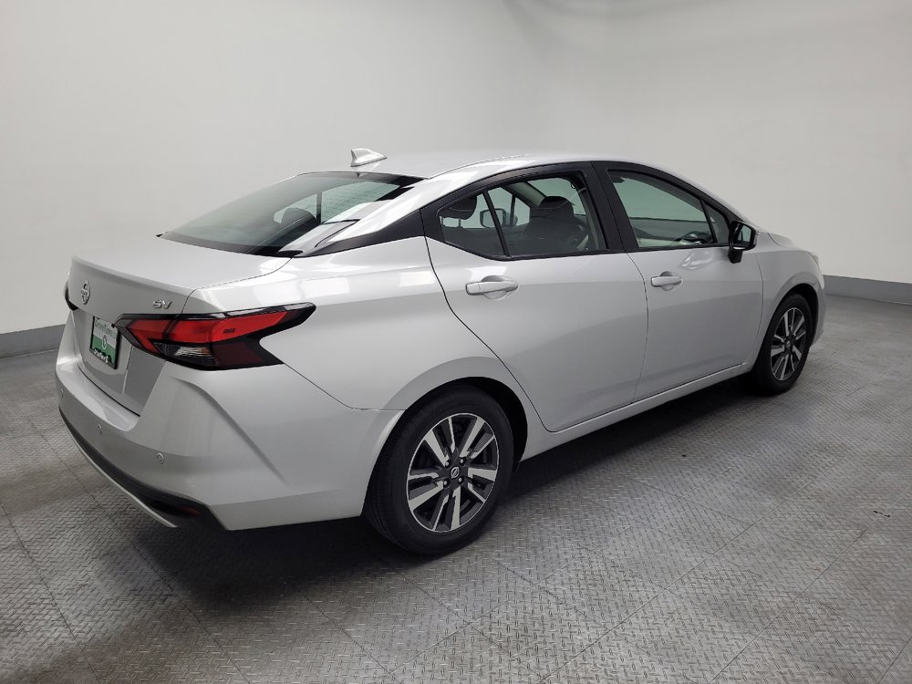 Used 2021 Nissan Versa SV FWD image 10