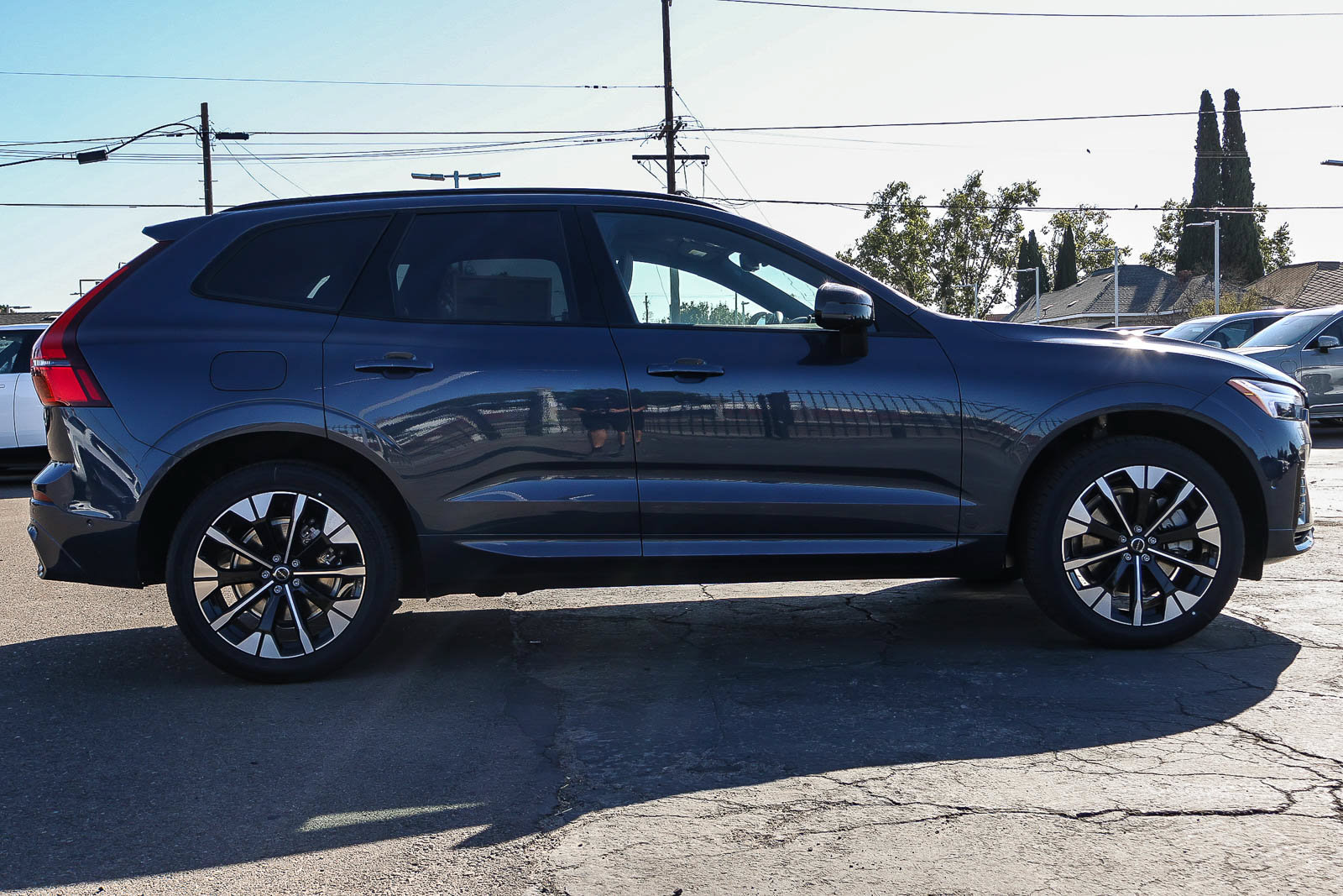 New 2026 Volvo XC60 T8 Plus w/ Climate Package AWD/4WD image 4