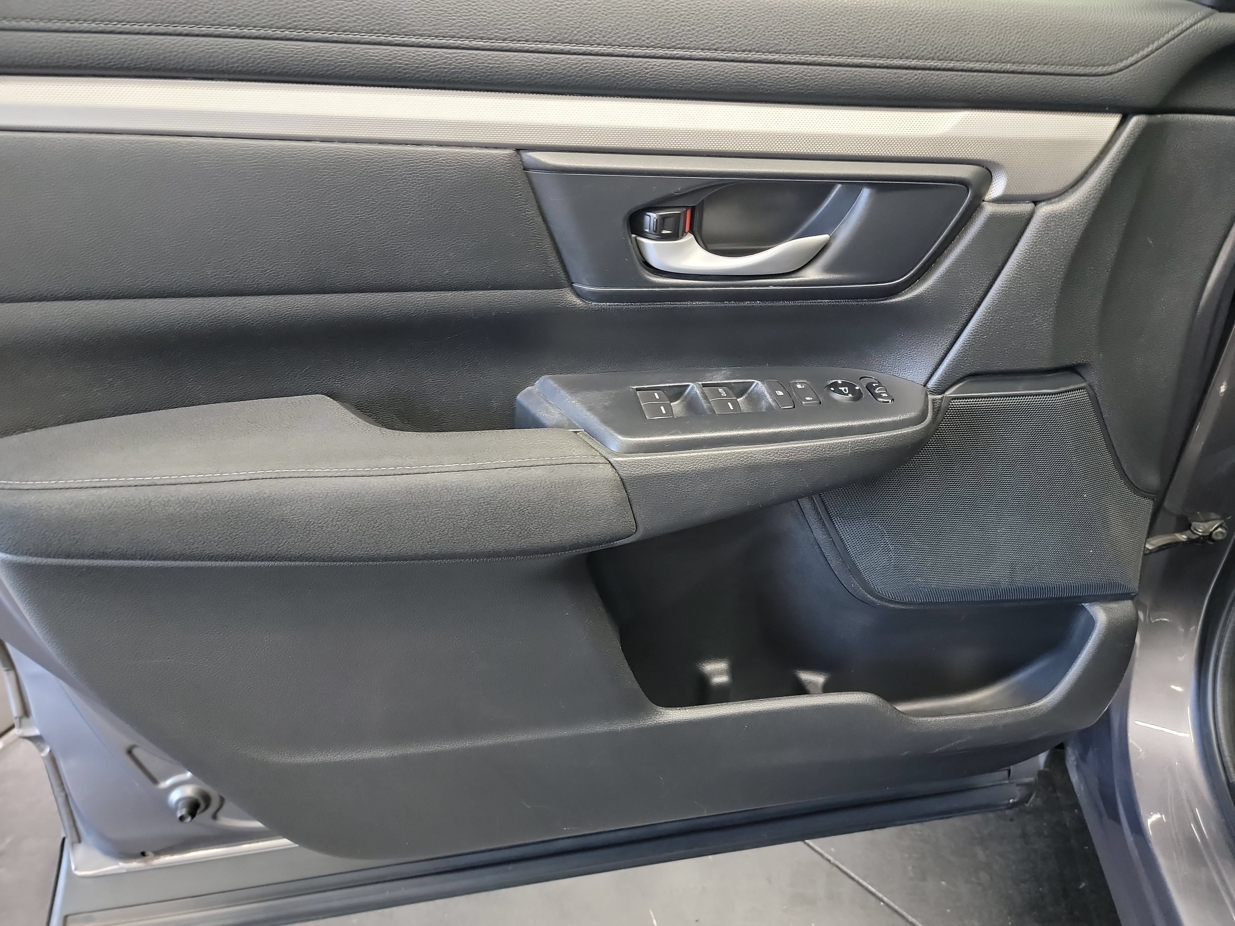 Used 2019 Honda CR-V LX image 13