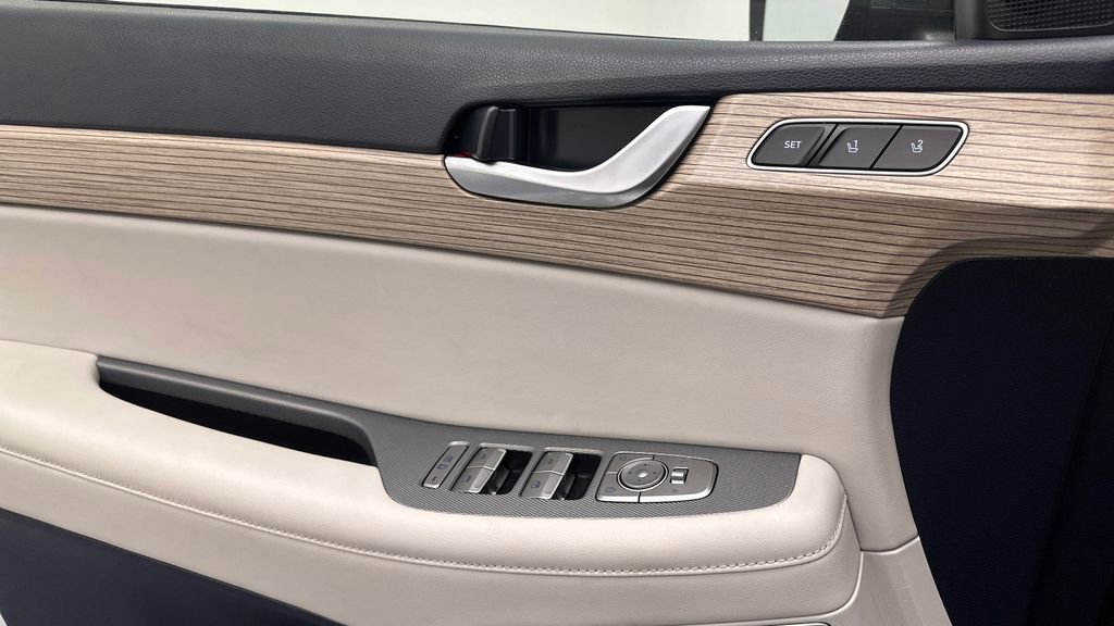 Used 2021 Hyundai Palisade Limited image 19