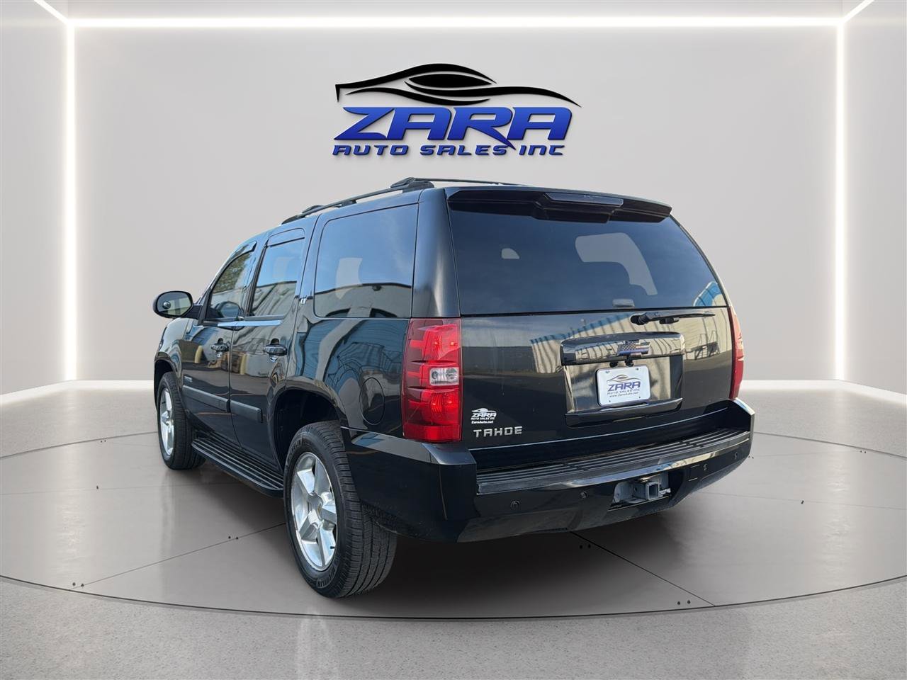 Used 2007 Chevrolet Tahoe LTZ w/ LTZ Preferred Equipment Group AWD/4WD image 5