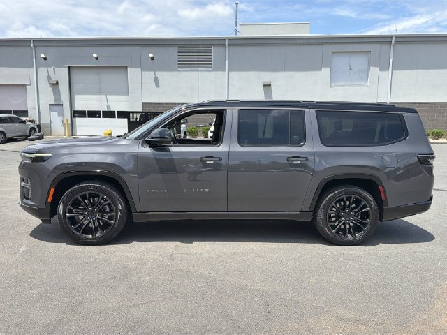 New 2026 Jeep Grand Wagoneer L Summit w/ Premium Group III AWD/4WD image 10