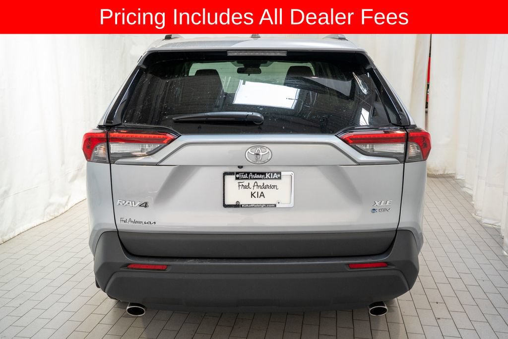 Used 2025 Toyota RAV4 XLE AWD/4WD image 4
