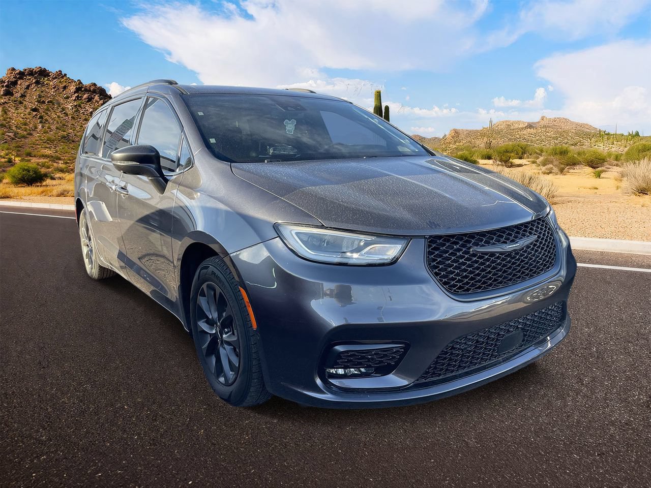 Used 2021 Chrysler Pacifica Touring-L w/ Uconnect Theater Family Group FWD image 1