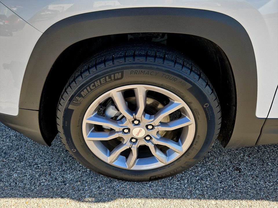 Used 2023 GMC Terrain SLT image 36