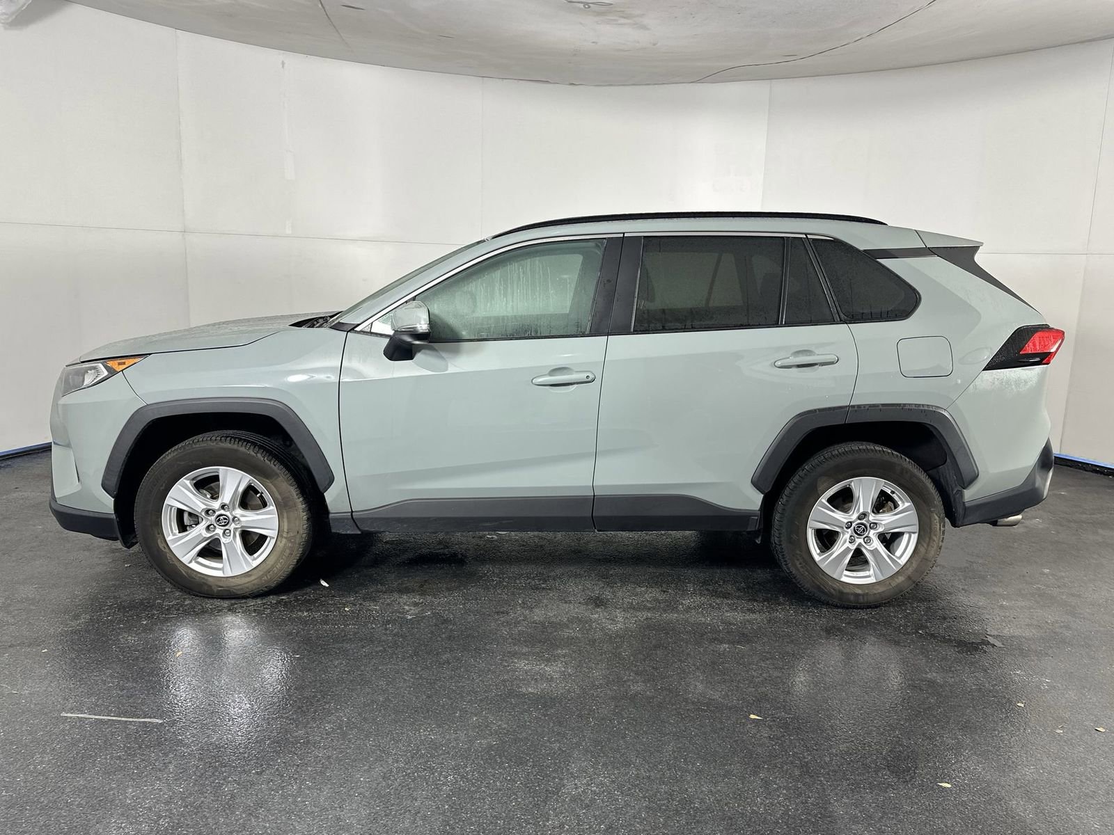 Used 2020 Toyota RAV4 XLE image 8