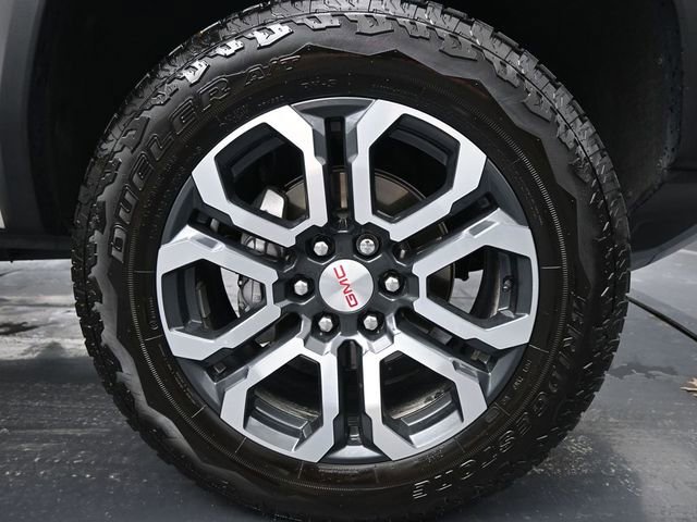 Used 2024 GMC Canyon AT4 w/ Technology Package image 29