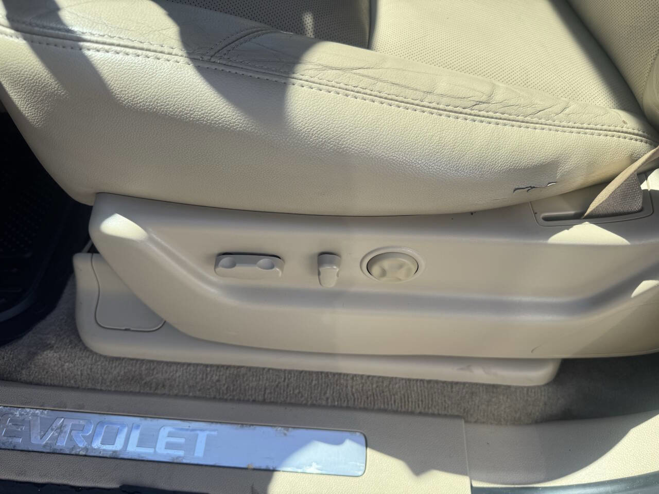 Used 2010 Chevrolet Tahoe LTZ AWD/4WD image 29