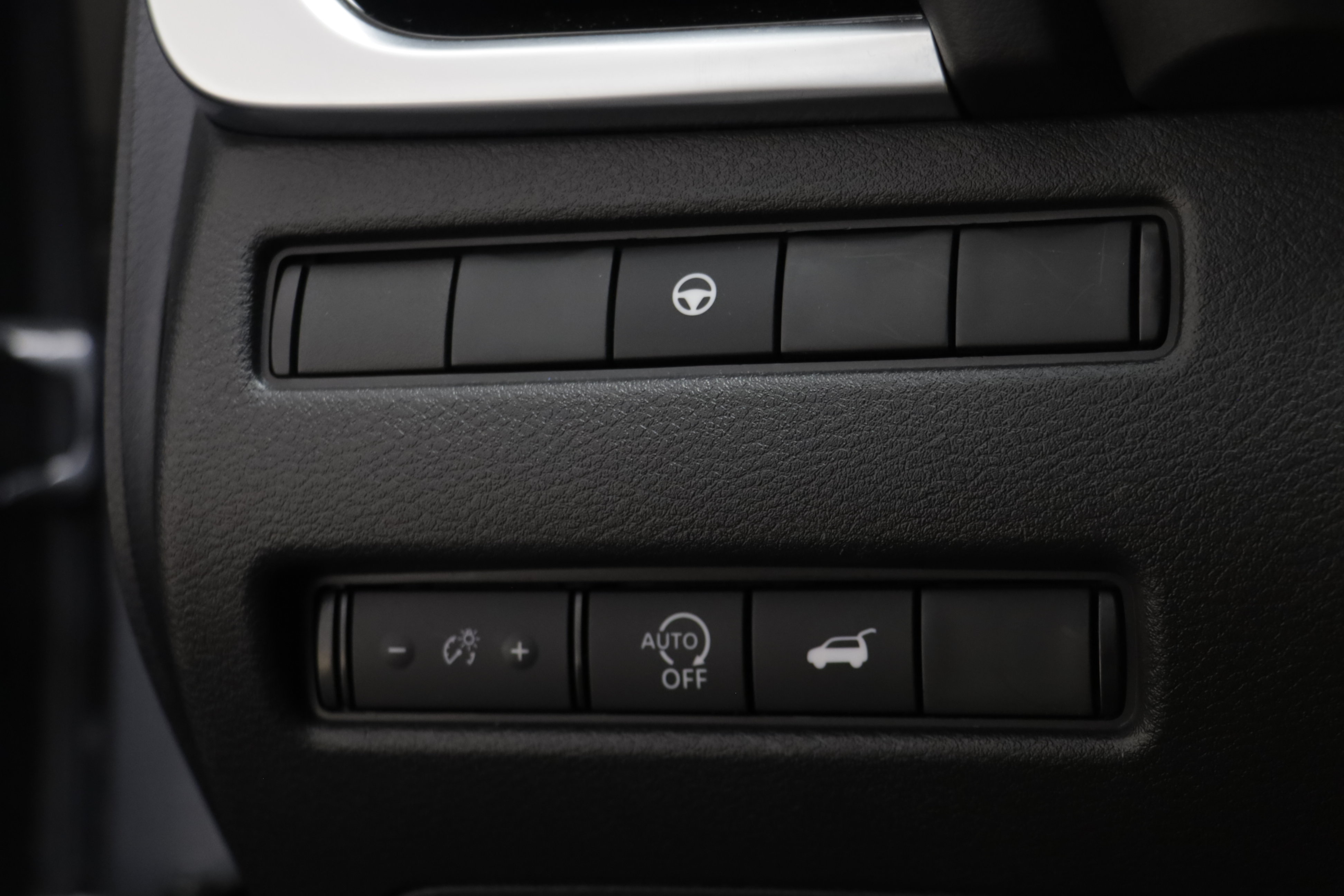 Used 2023 Nissan Rogue SL AWD/4WD image 7