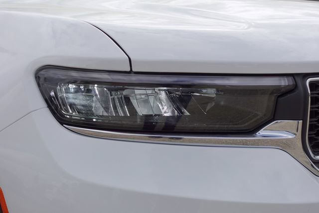 New 2025 Jeep Grand Cherokee Laredo X image 3