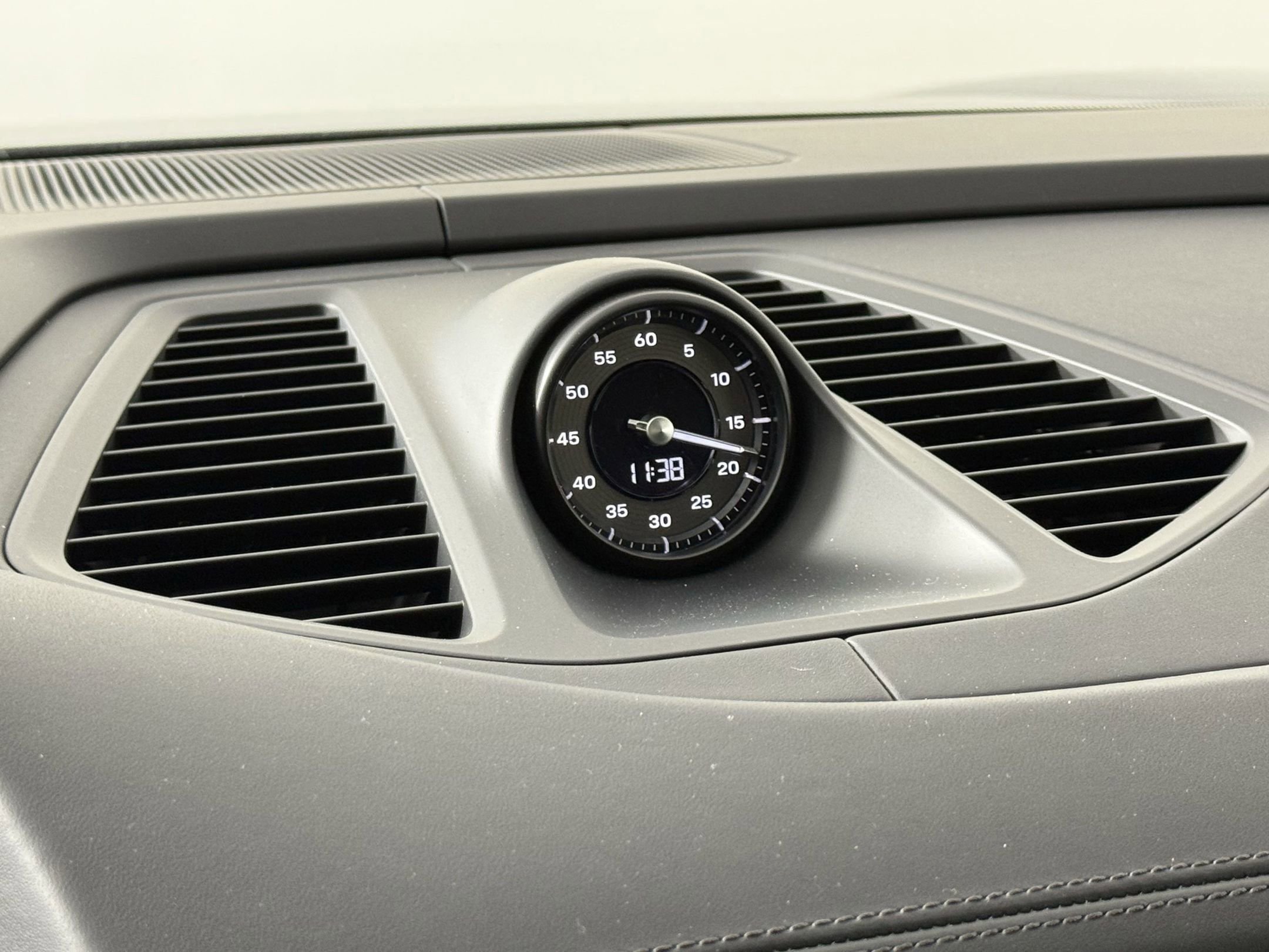 New 2025 Porsche Macan Turbo Electric image 21