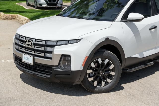 New 2025 Hyundai Santa Cruz SE FWD image 3