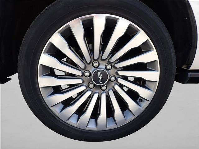 Used 2018 Lincoln Navigator L Reserve w/ Technology Package AWD/4WD image 7