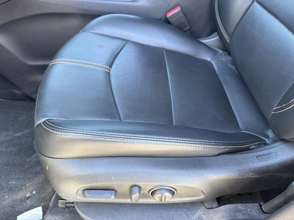 Used 2023 Chevrolet Equinox Premier image 29