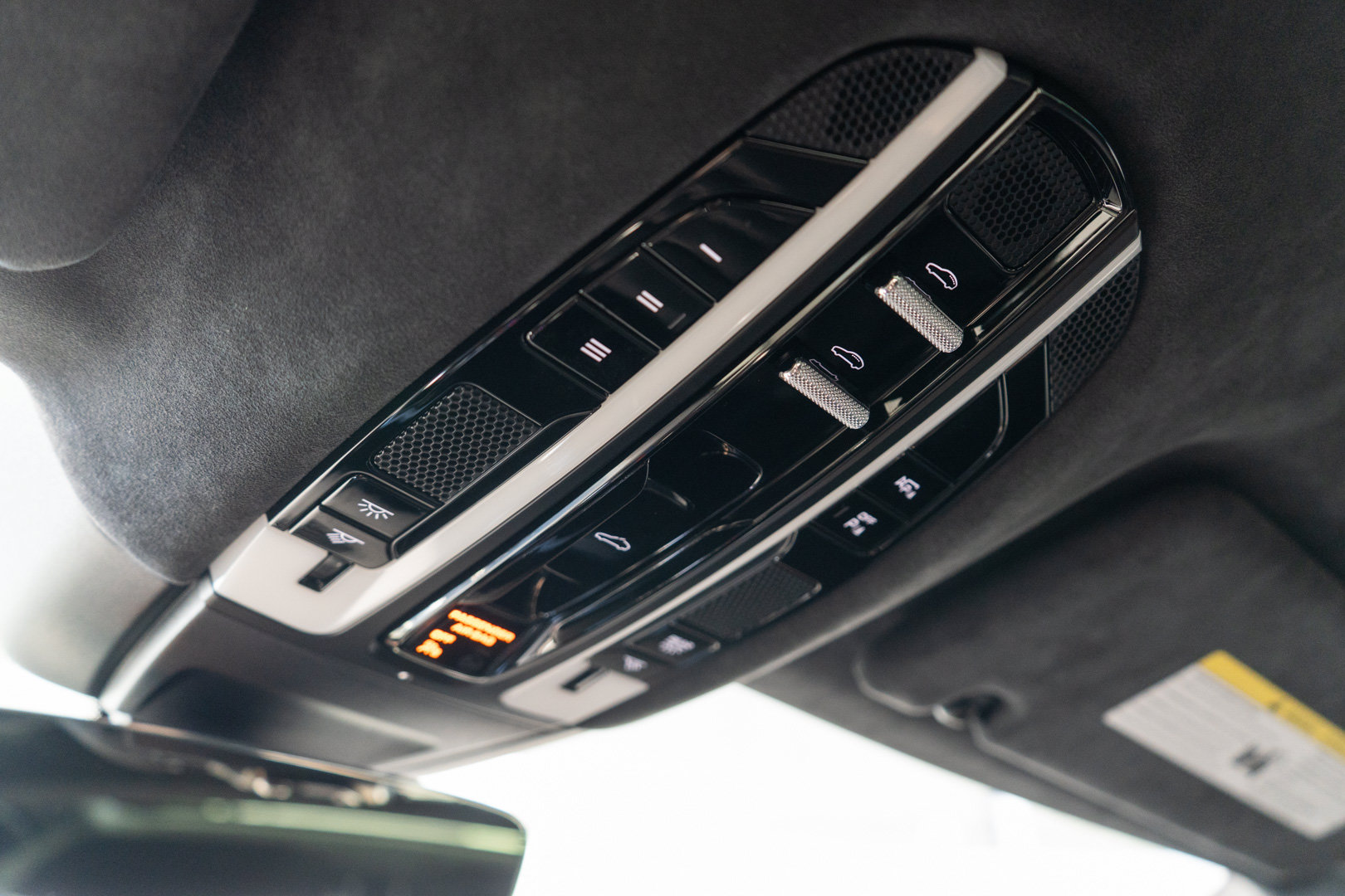 Used 2018 Porsche Panamera Turbo S AWD/4WD image 32