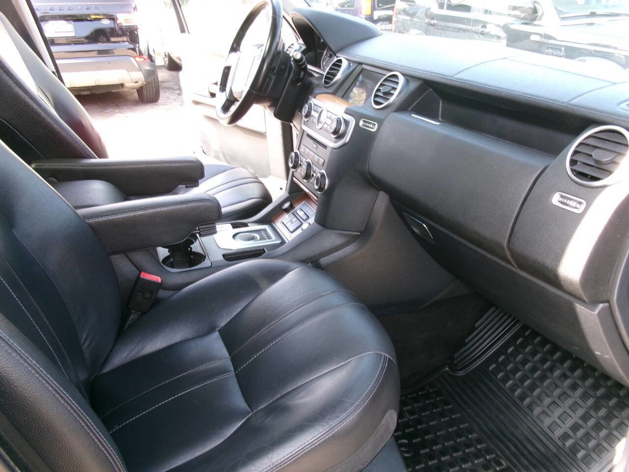 Used 2016 Land Rover LR4 HSE Silver Edition AWD/4WD image 11