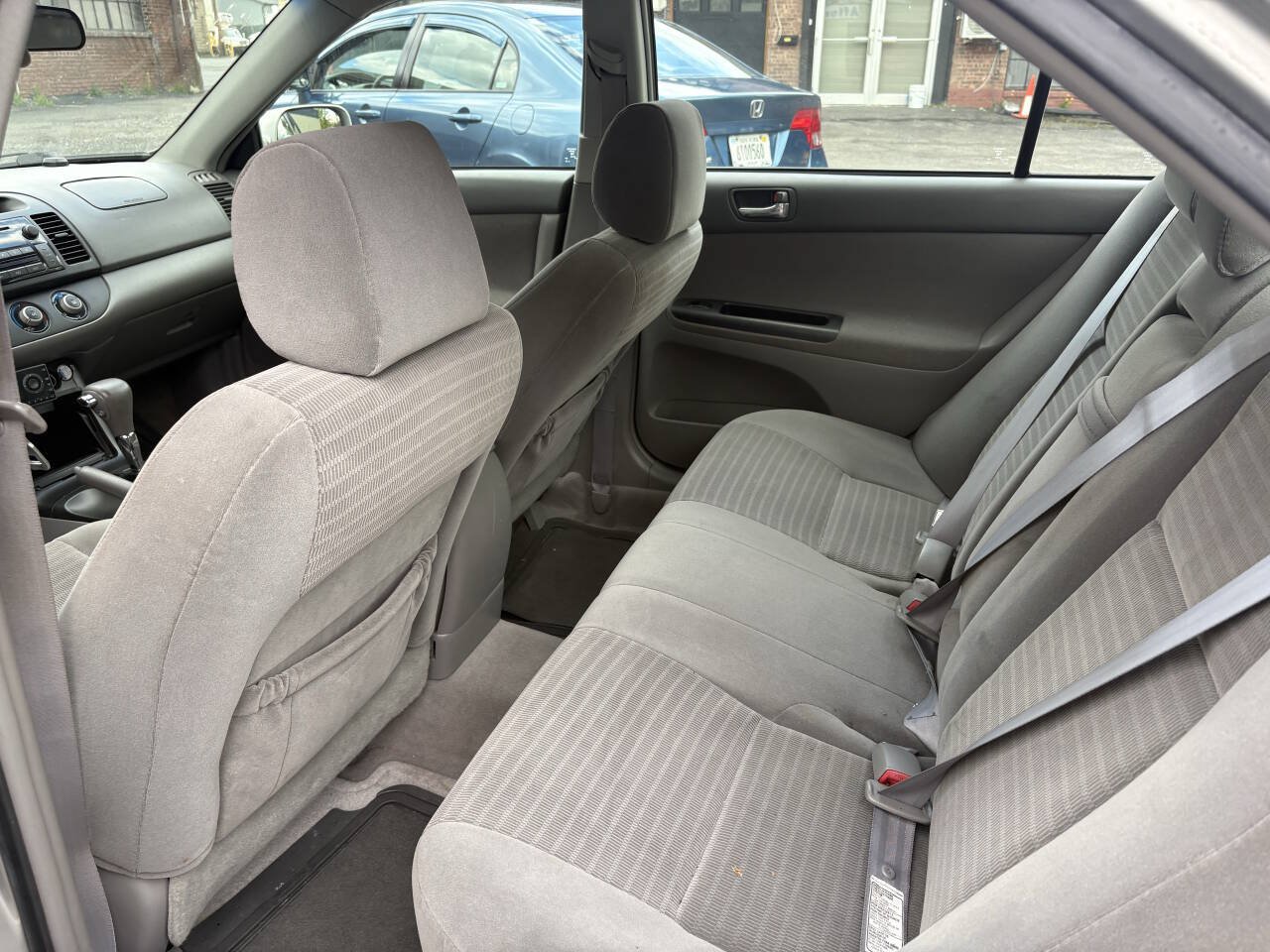 Used 2005 Toyota Camry LE FWD image 14