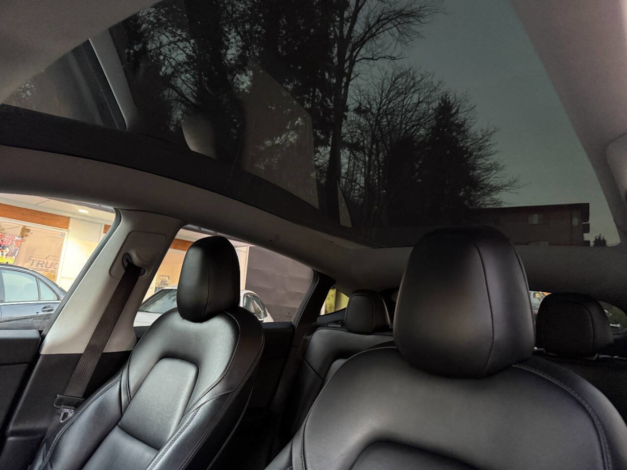 Used 2021 Tesla Model Y Long Range image 15