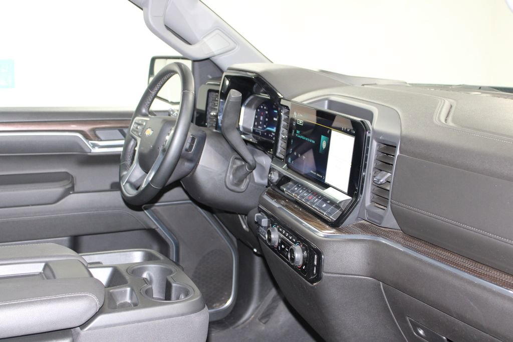 Used 2025 Chevrolet Silverado 1500 LT image 31