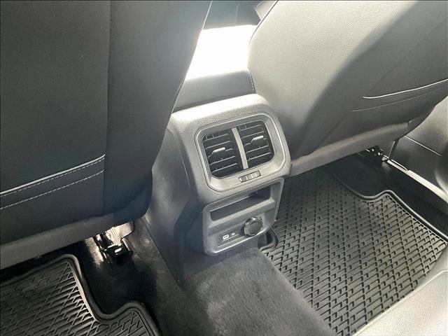 Used 2024 Volkswagen Tiguan SE R-Line FWD image 21
