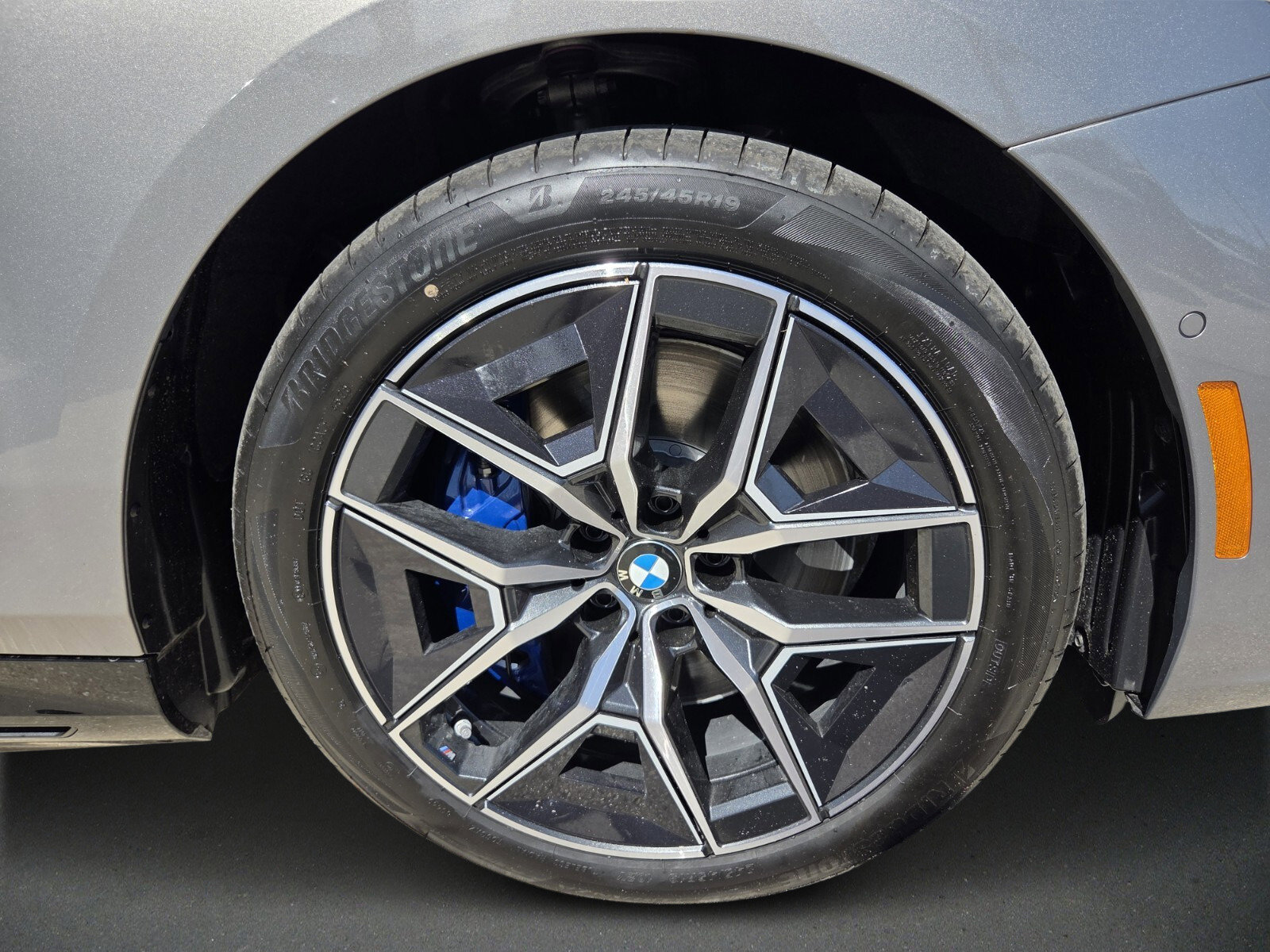 New 2026 BMW i5 eDrive40 w/ M Sport Package image 7