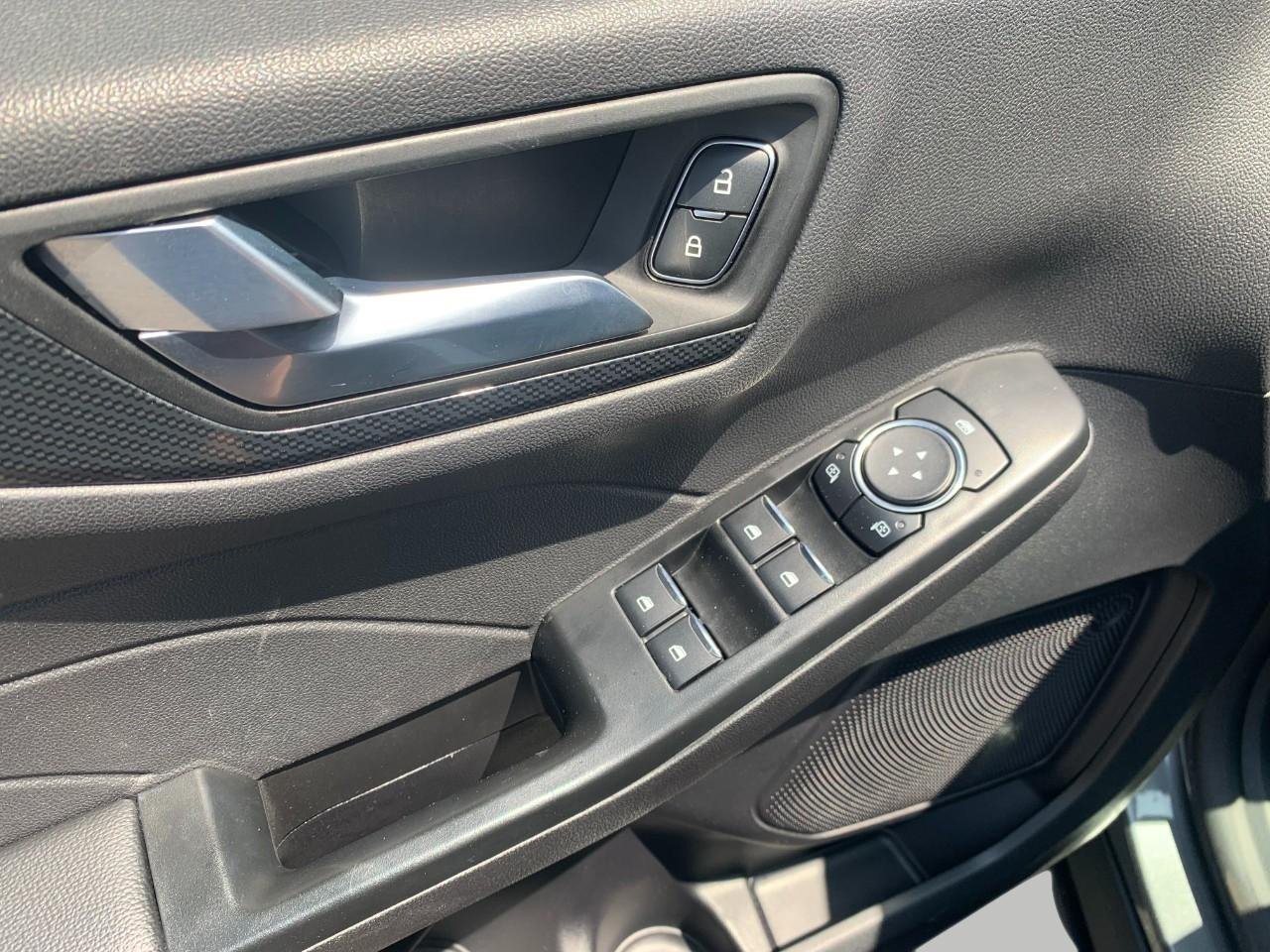 Used 2025 Ford Escape ST-Line AWD/4WD image 19