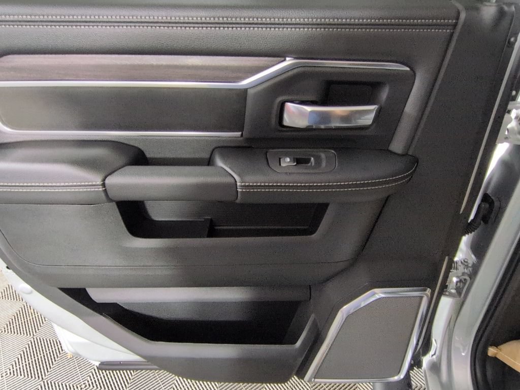 New 2026 RAM 5500 Tradesman AWD/4WD image 23