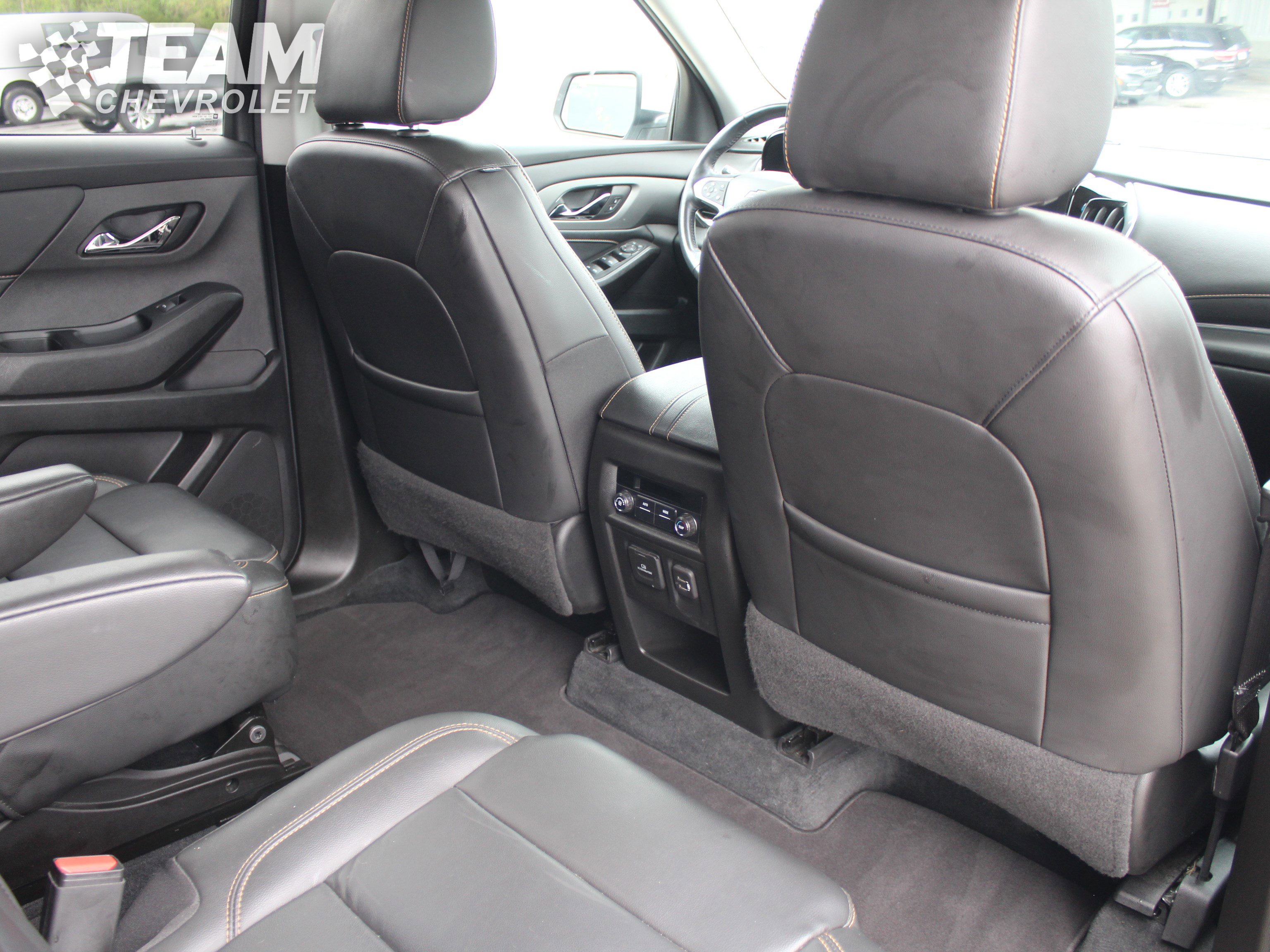 Used 2021 Chevrolet Traverse RS FWD image 24