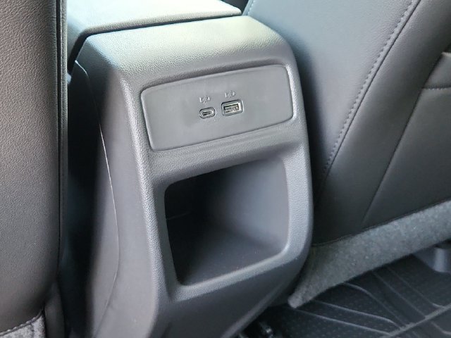 New 2026 Chevrolet Trax ACTIV w/ Sunroof Package FWD image 16