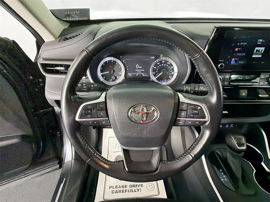 Used 2023 Toyota Highlander L image 11