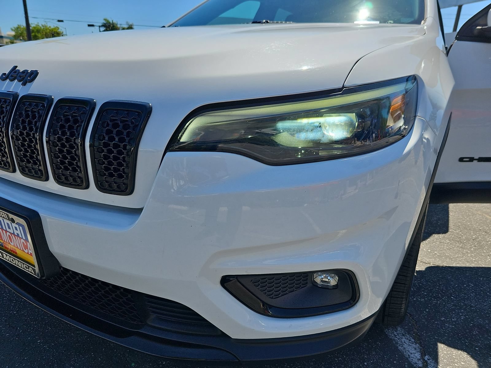 Used 2019 Jeep Cherokee Latitude Plus FWD image 35