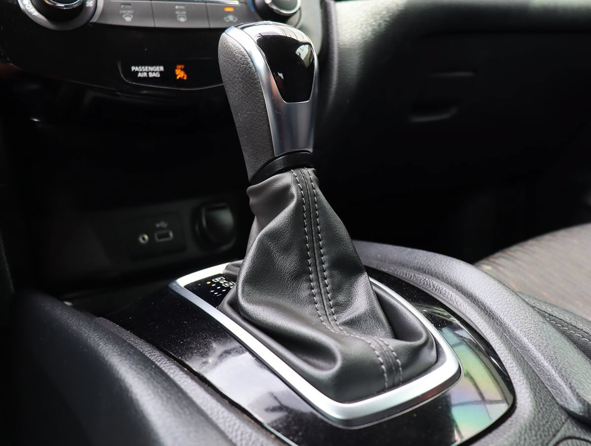 Used 2018 Nissan Rogue S FWD image 50