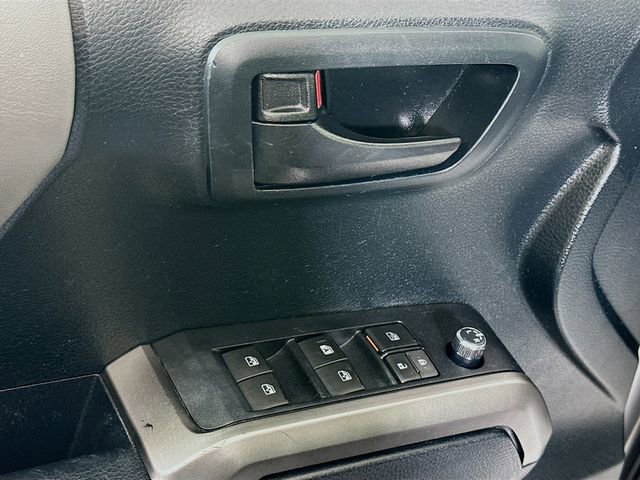 Used 2017 Toyota Tacoma SR5 image 18