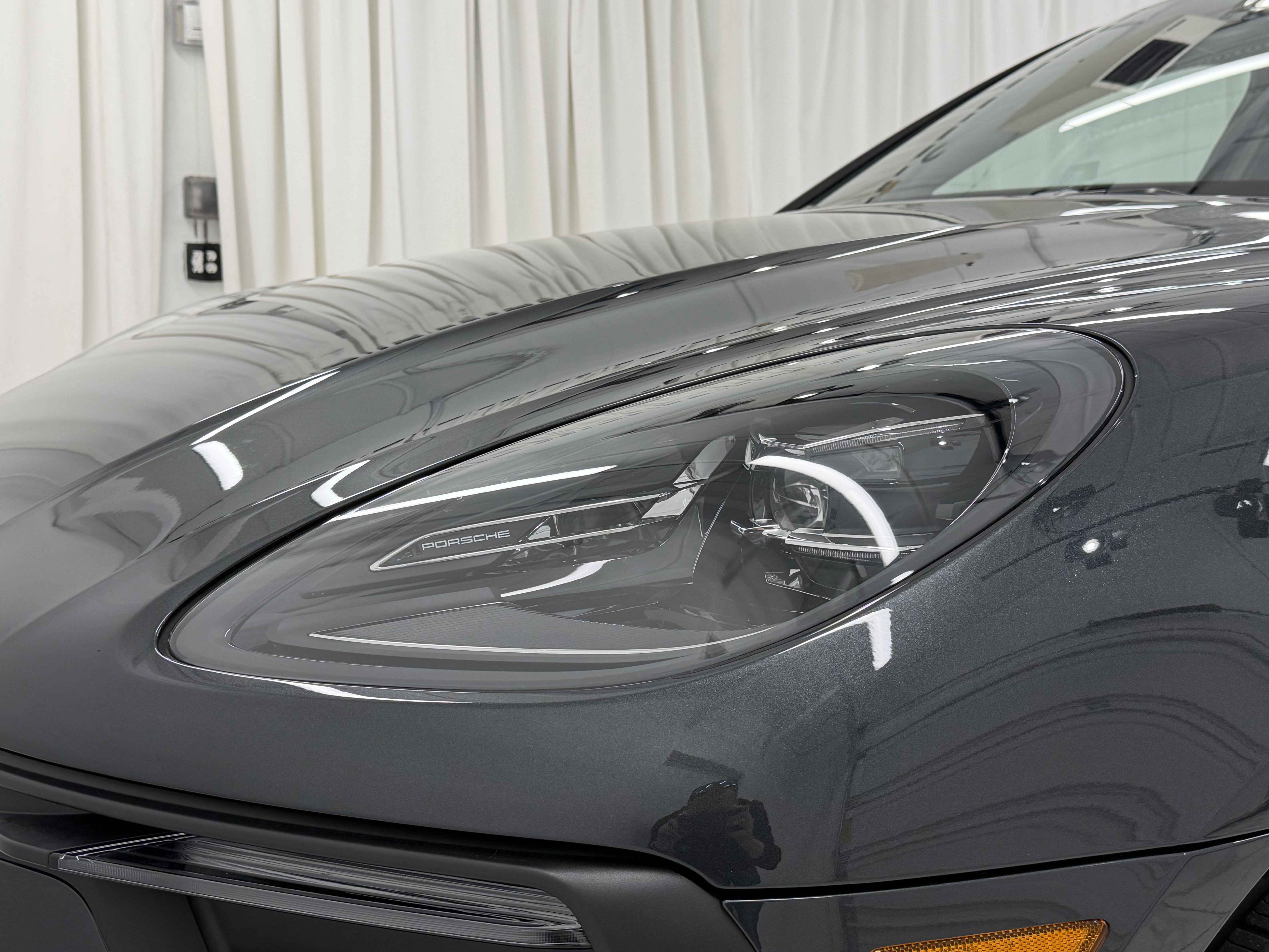 Certified 2025 Porsche Macan image 17