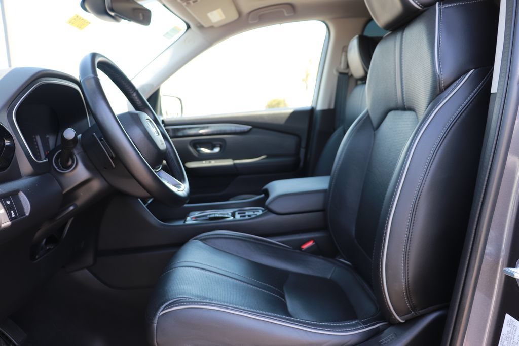 Used 2023 Honda Pilot Elite image 12