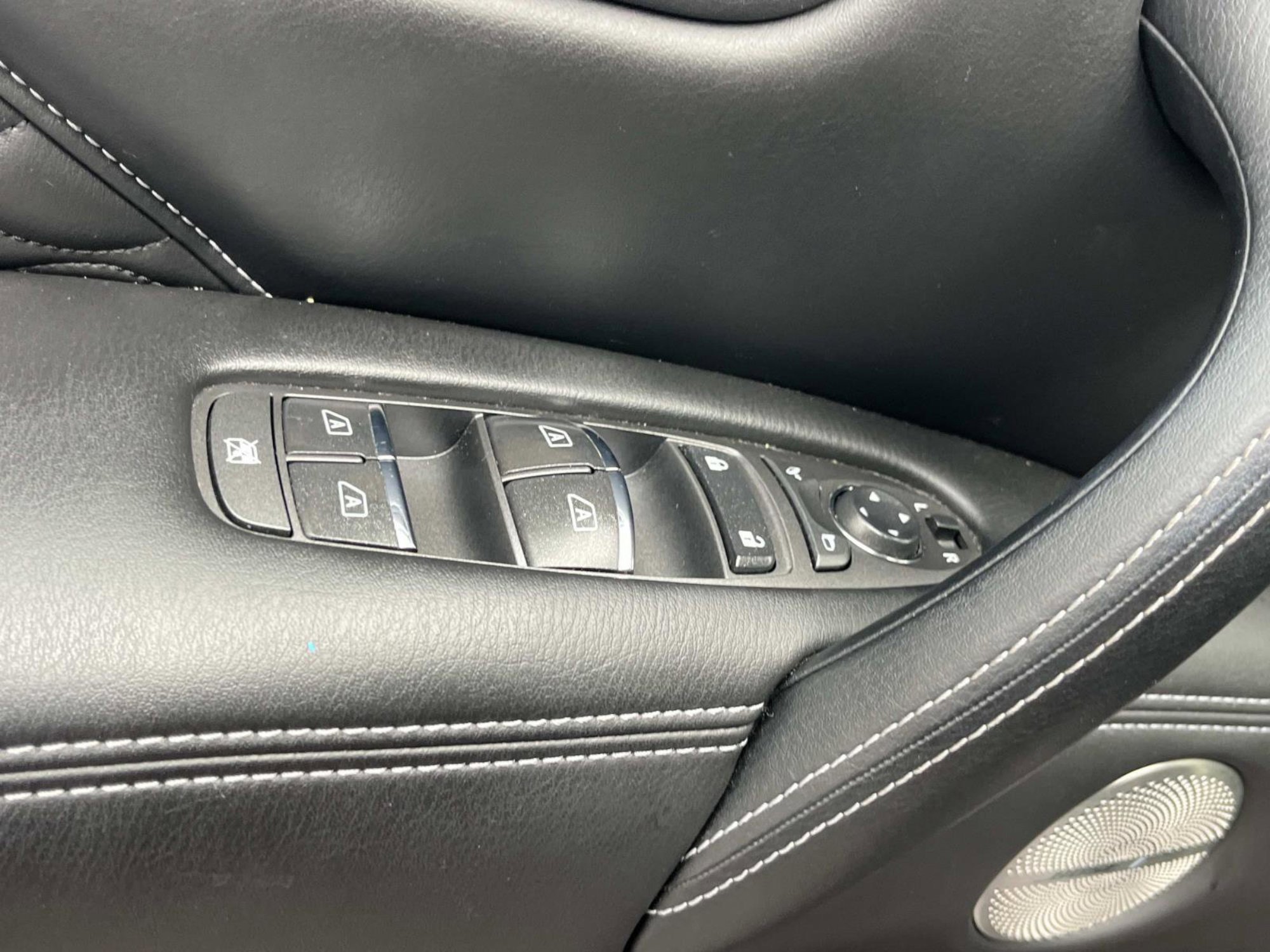 Used 2021 INFINITI QX80 Sensory w/ All-Season Package image 22