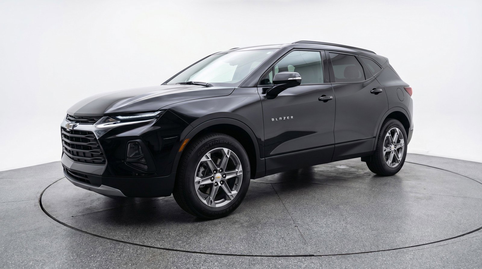 Used 2025 Chevrolet Blazer LT image 3