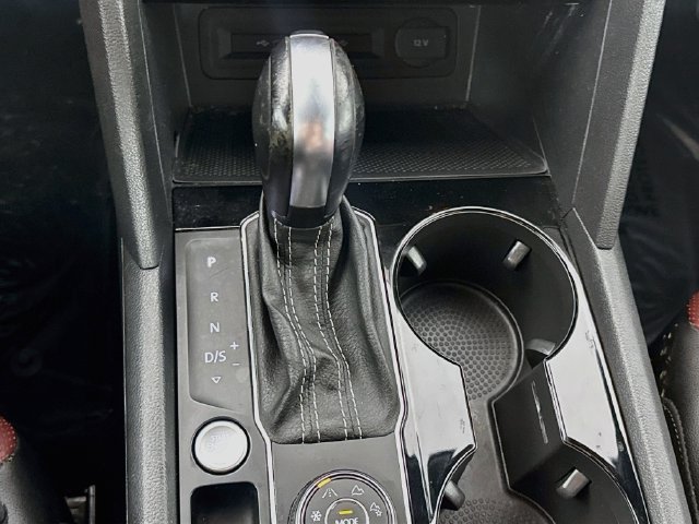 Used 2022 Volkswagen Atlas Cross Sport SEL Premium R-Line AWD/4WD image 19