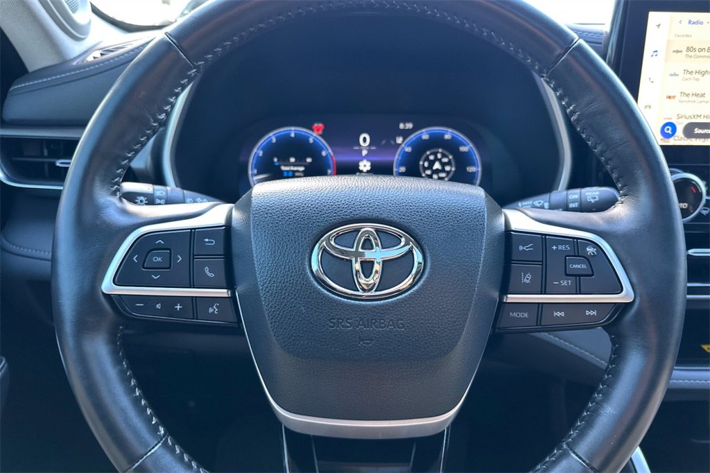Used 2023 Toyota Highlander Limited image 26