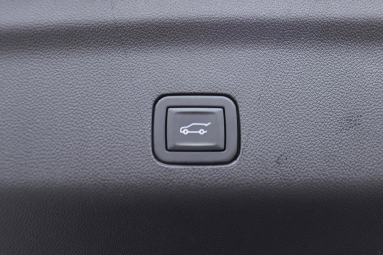 Used 2024 GMC Yukon SLT w/ SLT Luxury Package AWD/4WD image 23
