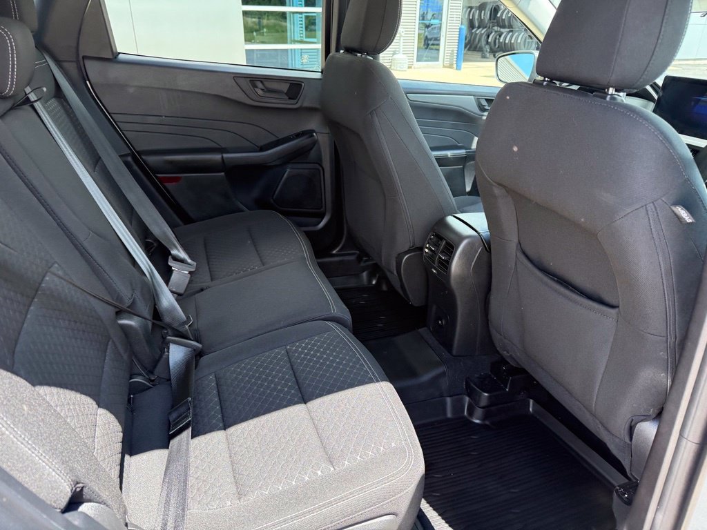 Used 2023 Ford Escape Active w/ Tech Pack #1 AWD/4WD image 16