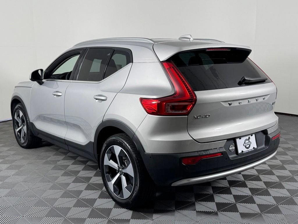 Certified 2025 Volvo XC40 B5 Plus AWD/4WD image 11