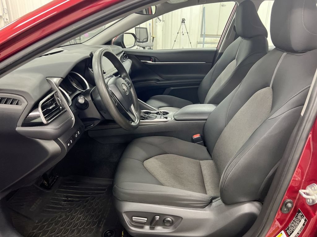 Used 2021 Toyota Camry LE FWD image 19