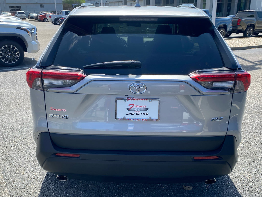 Used 2024 Toyota RAV4 XLE image 10