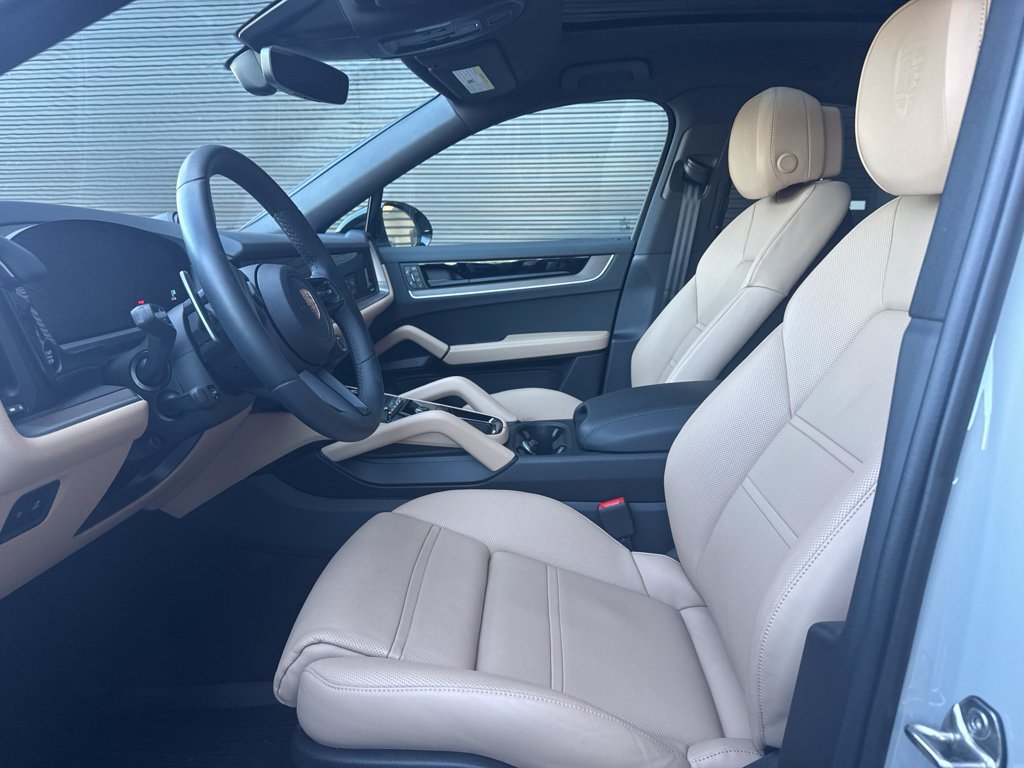 Certified 2026 Porsche Cayenne Coupe AWD/4WD image 6