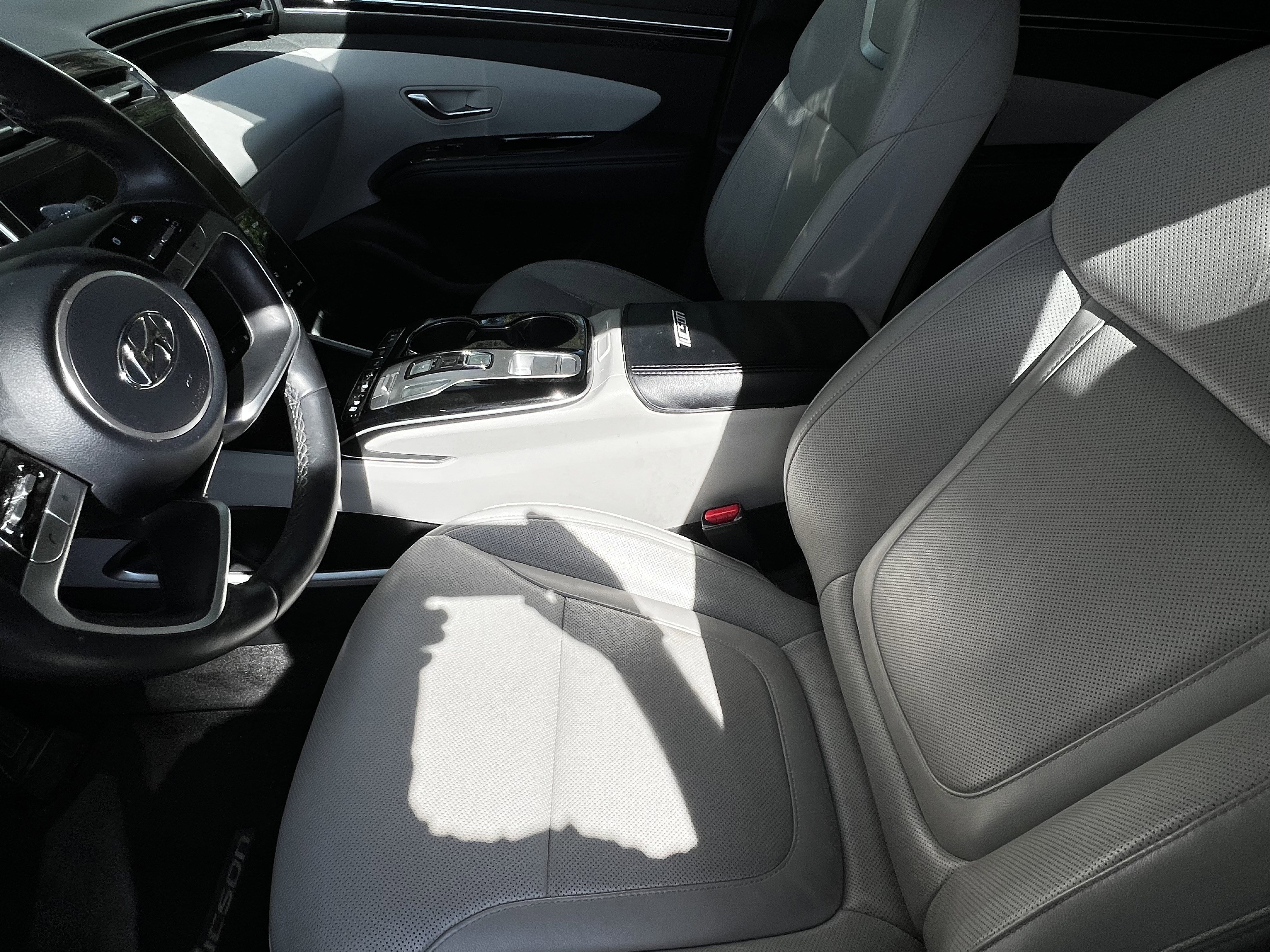 Used 2022 Hyundai Tucson Limited w/ Cargo Package image 16