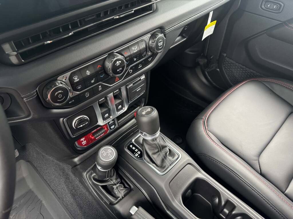 New 2025 Jeep Wrangler Rubicon image 23